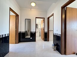 Pêra Stylish Villa With Pool by Homing