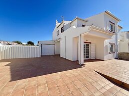 Pêra Stylish Villa With Pool by Homing