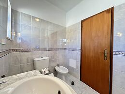 Pêra Stylish Villa With Pool by Homing