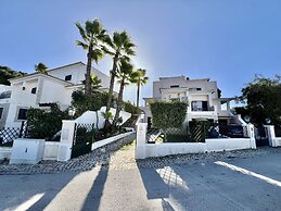 Vilamoura Deluxe Villa by Homing