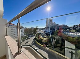 Albufeira Town Apartment by Homing