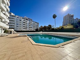Albufeira Town Apartment by Homing