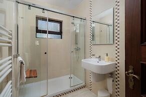 Albufeira Family Villa by Homing