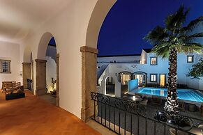 CICIOSO Boutique Hotel