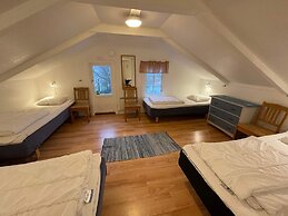 Spacious Holiday Home for 8