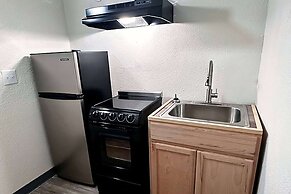 Studio City Suites, A Travelodge By Wyndham