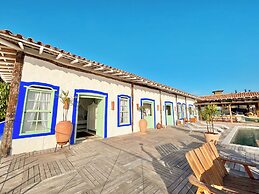 Blow Show Casa III Guest House