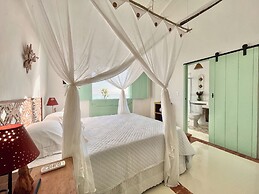 Blow Show Casa III Guest House