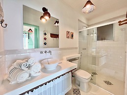 Blow Show Casa III Guest House