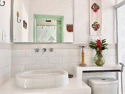 Blow Show Casa III Guest House