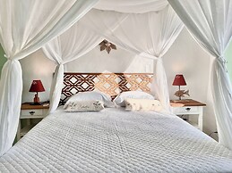 Blow Show Casa III Guest House