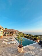 Blow Show Casa III Guest House