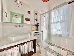 Blow Show Casa III Guest House