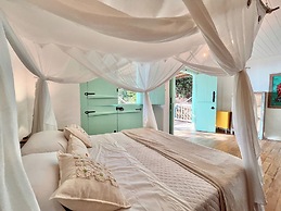 Blow Show Casa III Guest House