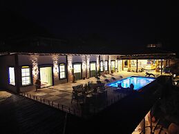 Blow Show Casa III Guest House