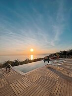 Blow Show Casa III Guest House