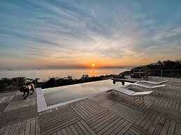 Blow Show Casa III Guest House