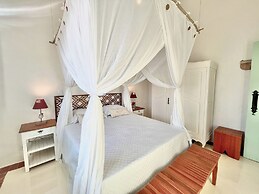 Blow Show Casa III Guest House