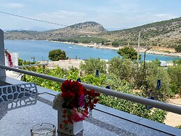 Full Moon Apartments