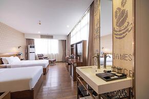 Xingyi Chain Hotel Jiangxia Metro Station