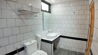 V1 BOUTIQUE HOTEL