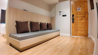 V1 BOUTIQUE HOTEL