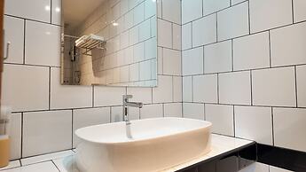 V1 BOUTIQUE HOTEL