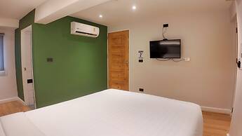 V1 BOUTIQUE HOTEL