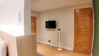V1 BOUTIQUE HOTEL