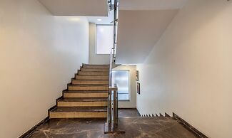 Treebo D Consulate Hitech City