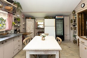 Quinta Pavo Real by Acomodo