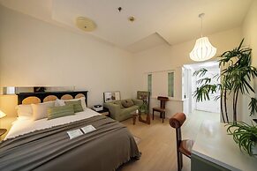 Shanghai Moxi Homestay Sports Stadium