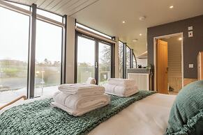 Sustainable Pod on Old Chalford Farm