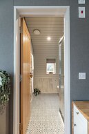 Sustainable Pod on Old Chalford Farm