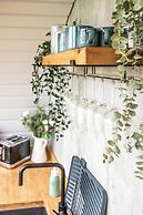 Sustainable Pod on Old Chalford Farm