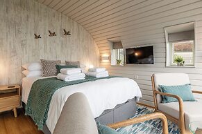 Sustainable Pod on Old Chalford Farm