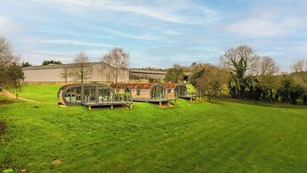 Sustainable Pod on Old Chalford Farm