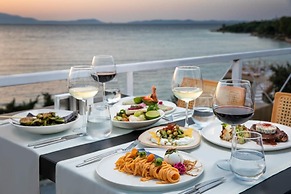 Enki Spinoza Thermal Resort Hotel