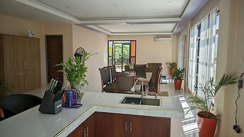 Lou Ela's Resort