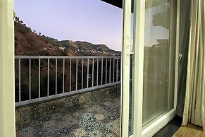 SL Manor Resort by Lawrence Hotels