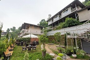 SL Manor Resort by Lawrence Hotels