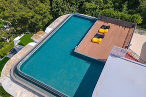 Nai Harn Suite near Beach UTN D502