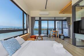 Between River and Sea