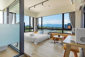 Between River and Sea