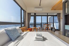 Between River and Sea