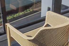 Between River and Sea