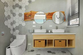 Between River and Sea