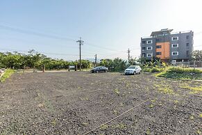 Between River and Sea