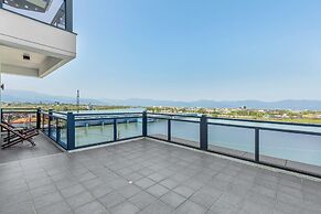 Between River and Sea