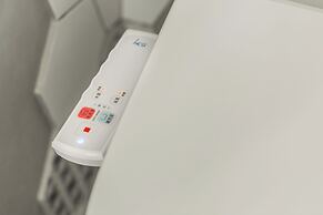 Between River and Sea